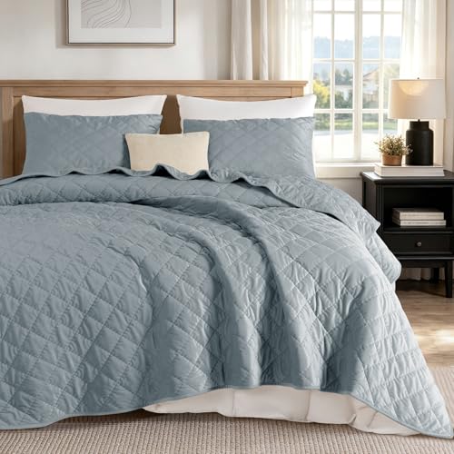 Uqocnh Luxury Velvet Quilt Set King Size 3 Piece, Soft Channel Stitch Velvet Comforter Set with 2 Pillow Shams, Lightweight Coverlet Bedspread Bedding Set for All Seasons, Stormy Blue — view 3