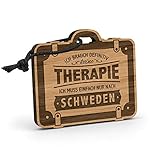 Unser Fashionalarm Schlüsselanhänger ist ein mit viel Liebe zum Detail hergestelltes Unikat. Hergestellt aus echtem Eichenholz, wird dieser hochwertige Anhänger von uns in Deutschland designt und graviert. Das verwendete Holz stammt aus FSC- und PEFC-zertifizierter, nachhaltiger Waldbewirtschaftung