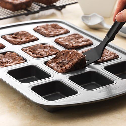 The Pampered Chef Mini Nylon Serving Spatula