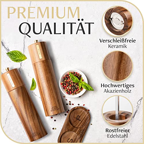 Foto von MERKAS - Salz und Pfeffermühle Holz Set mit Keramikmahlwerk inkl. Untersetzer - 21,5 cm - Gewürzmühle aus edlem Akazienholz - Pfeffermühle Holz groß - Küchenhelfer - Geschenkidee