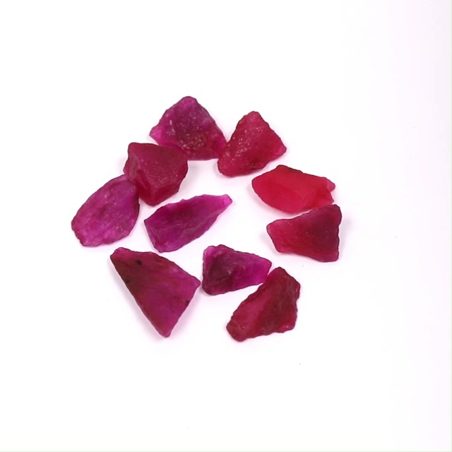Rubis Naturel Traité D’Afrique – 15,07 Carats – Rouge Pourpre – Remplissage Verre Au Plomb