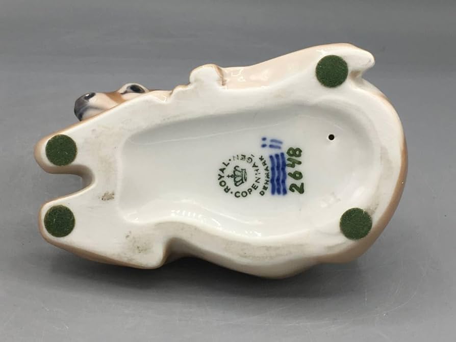 陶器 シカ 置物 ロイヤルコペンハーゲン フィギュリン ベビーファウン 小鹿 鹿 陶器 シカ 置物 ロイヤルコペンハーゲン フィギュリン ベビー