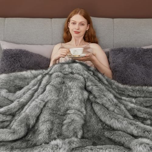 Touchat Luxury 1000GSM Faux Fur Throw Blanket, Super Heavy Thick Warm Cozy Blankets for Couch Bed Sofa, Plush Fuzzy Elegant Soft Reversible Mink Blanket for Living Room Bedroom, Twin Size, Grey&White
