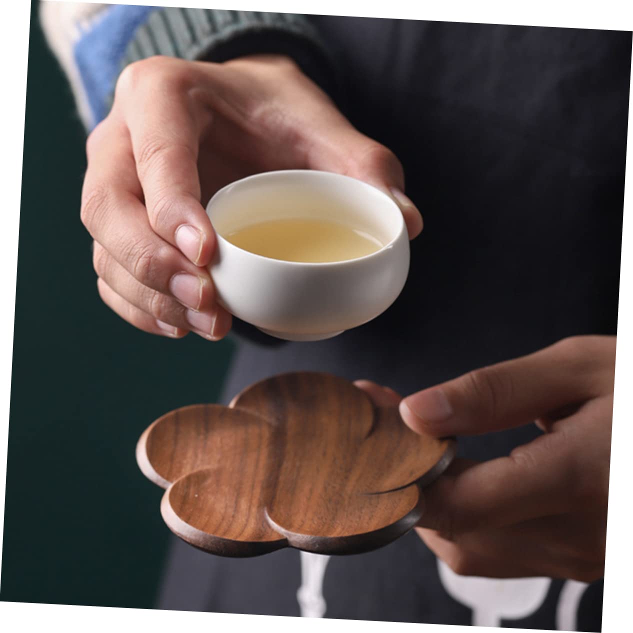 Posavasos de Nogal en Forma de Pétalo 4 Piezas Marrón | Taza de Té y Mug, Protege Encimera y Mesa, Uso en Estudio y Dormitorio, Estilo Decorativo Artístico