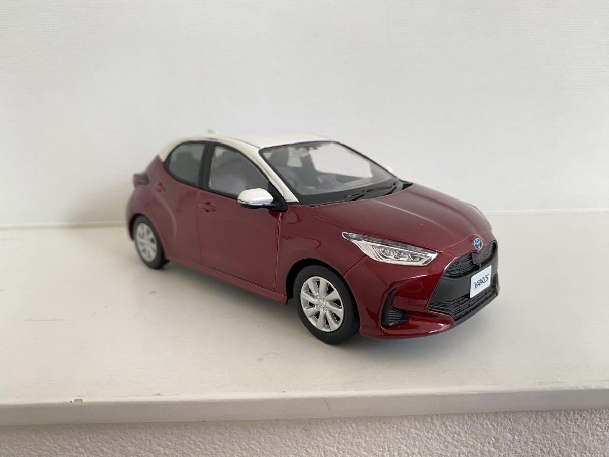 1/30 トヨタ　ヤリス　カラーサンプル　ミニカー　センシュアルレッドマイカ GAZOOショッピング 1／30スケール ヤリスミニカー ＜3T3