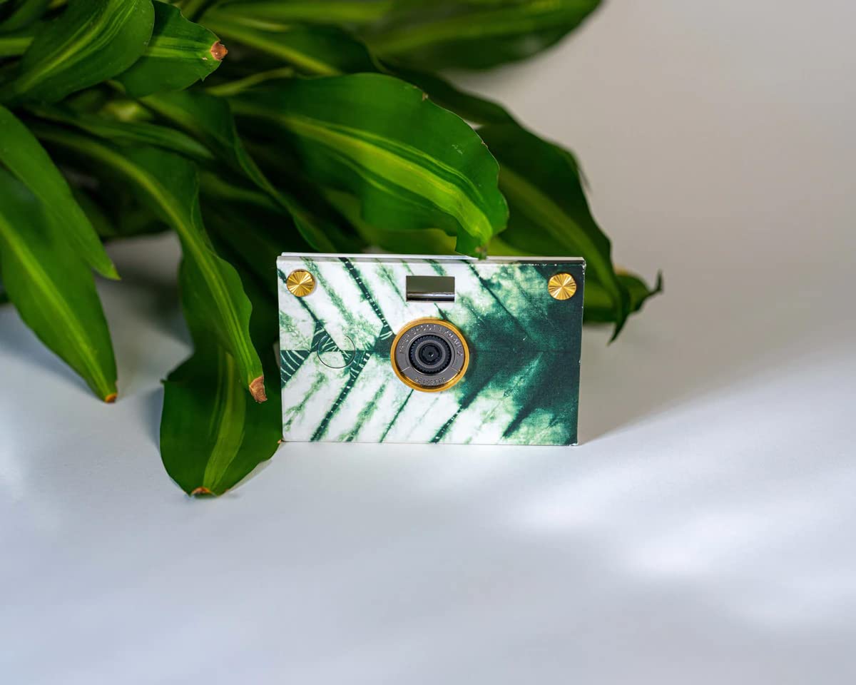 Zen Matsuba] Eco-Friendly, Compact 18MP Point-and-Shoot Digital