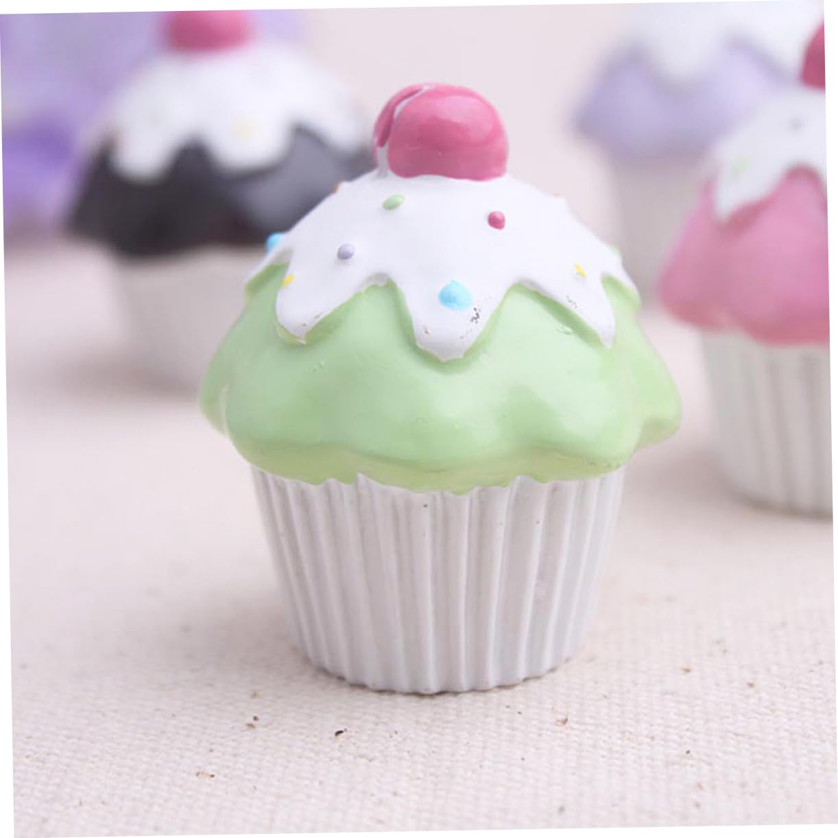 SEWACC 4 Pack Cake Seat Clip Wedding Table Holders Names Numbers Table Number Holders for Wedding Decor for Special Days Random