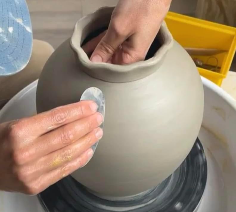 Miniatura 5 de Arcilla blanca cremosa con Grog de Seattle Pottery Supply  Blanco Vashon  Arcilla de gres de gama media  Cono 4-6  Ideal para construcción a mano,