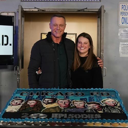 Gwen Sigan (Showrunner for Chicago P.D.) Podcast Por  arte de portada