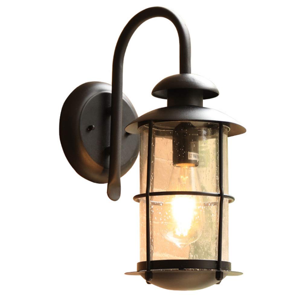 Lampe murale étanche pour illuminer vos soirées sur le balcon ou au jardin