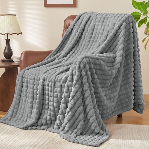 Image of BEDELITE 3D Checked Grey Fleece Throw Blanket for Couch, 50x70 Inch