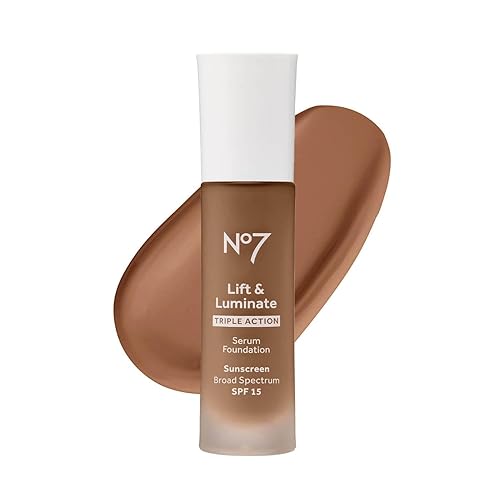 No7 Lift & Luminate Base de suero de triple acción, color avellana, maquillaje líquido con SPF 15 para base húmeda y brillante, base de suero