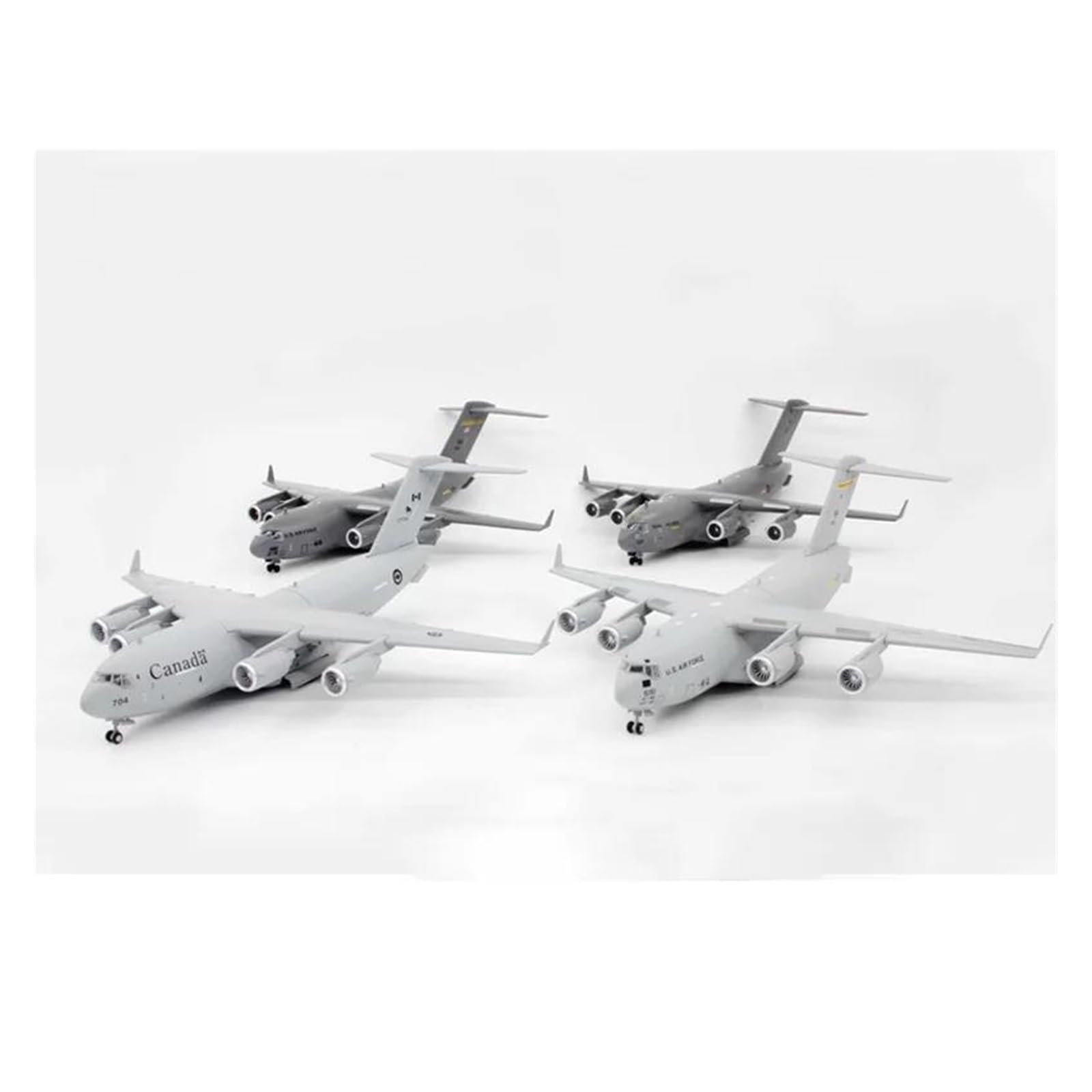 Modello di Aeroplano Metallo Metallo Pressofuso Scala 1/200 Per C-17 Globemaster III Tactical Transport Drop Shipping Collezione Di Modelli Militari