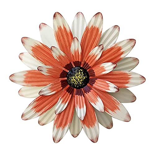 Fleurs en métal murale pour embellir un mur de jardin triste