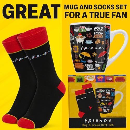 Get Trend Friends Socken und Tasse Set, Bequeme One Size Strümpfe 35-41 & Keramik Kaffee Tasse 315 ml/11oz, Geschenke für Frauen & Teenager (Schwarz AOP Friends)