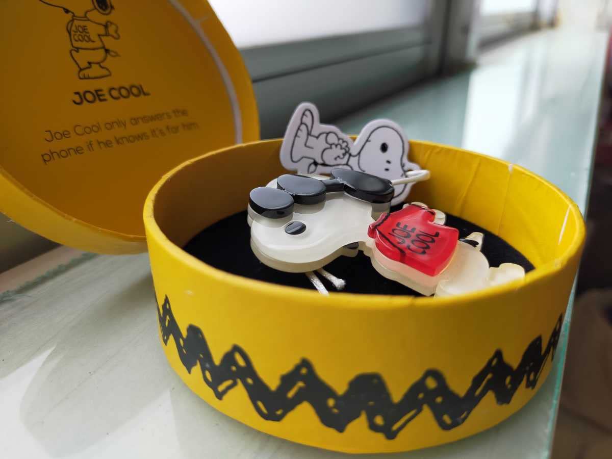 Amazon | オーストラリア限定 スヌーピー ジョークール ブローチ