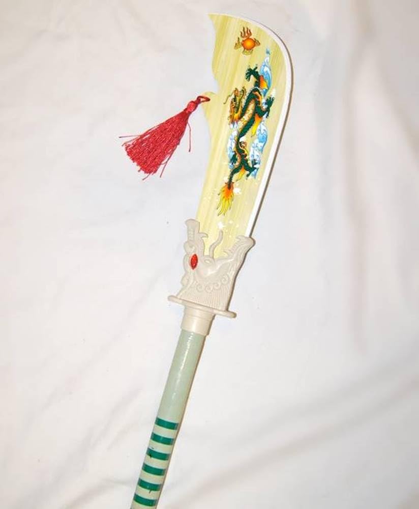 Amazon.co.jp: 三国志 木製武器 「関羽青龍偃月刀」 玩具