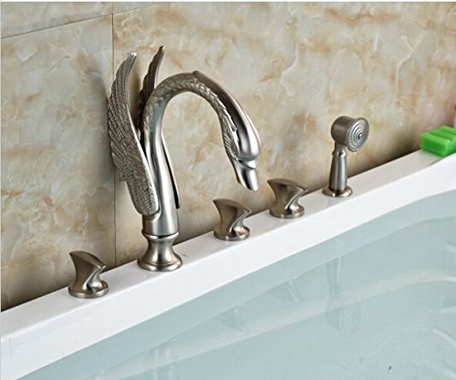 Robinet cygne nickel brossé Gowe avec douche à main pour baignoire luxe