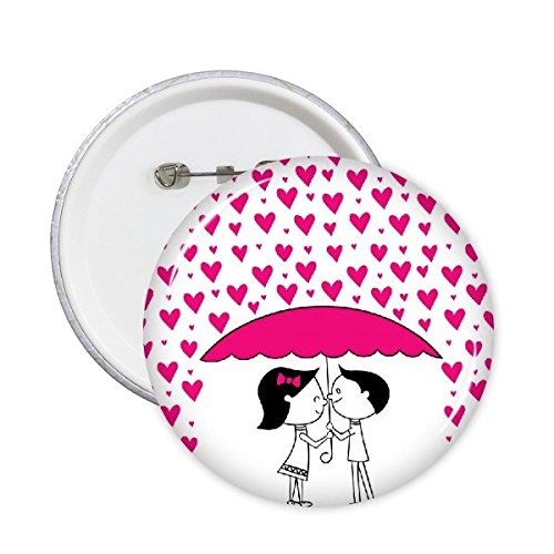 Badge couple parapluie sous la pluie rose pour célébrer l'amour au quotidien sur vos vestes