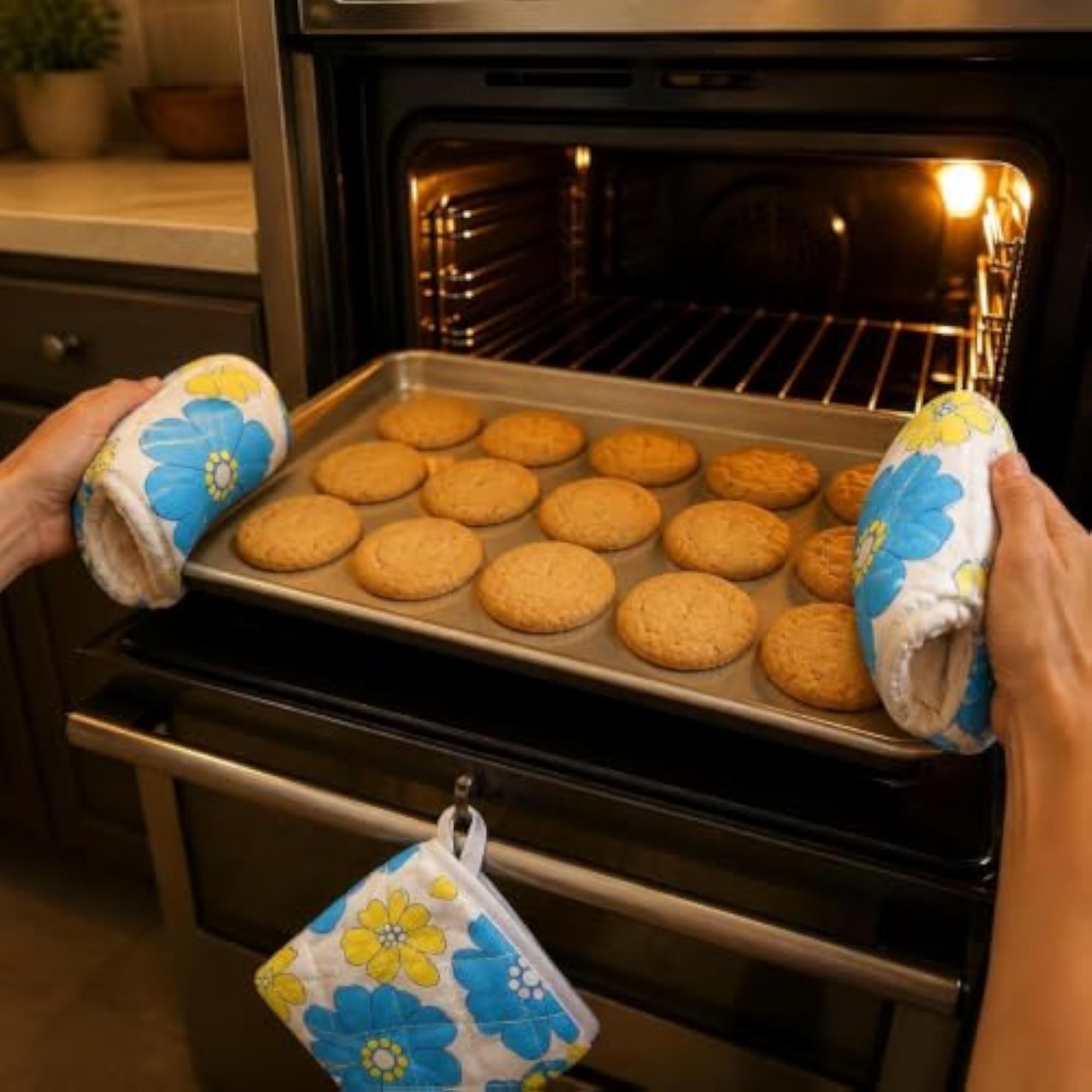 Heat Resistant Oven Mitts for Kitchen Baking, 2-Piece Set Gift