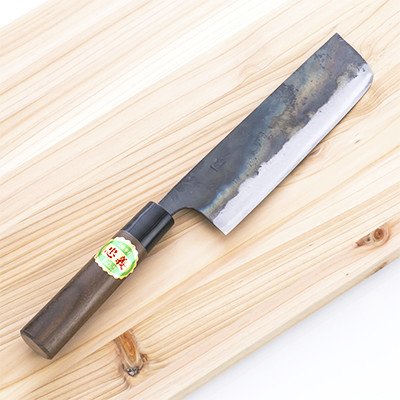 土佐包丁 伝統　黒打ち刃物　双葉刃物 Amazon | 土佐の伝統工芸品 「忠義 黒打両刃菜切包丁（48mm×165mm