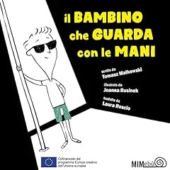 Il bambino che guarda con le mani copertina