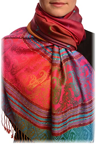 Foulard trèfle rouge doux contre le cou irrité par le froid hivernal