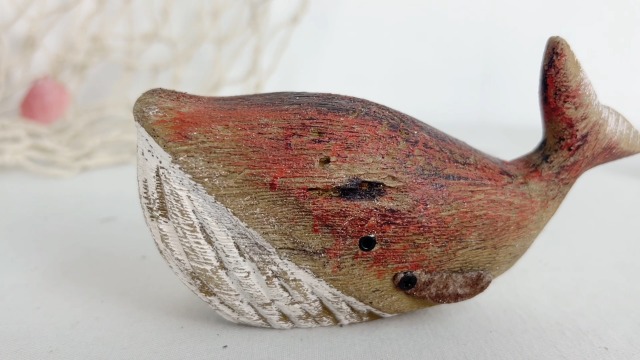 Figura decorativa de ballena de madera para mesa 3.35 pulg miniatura 7