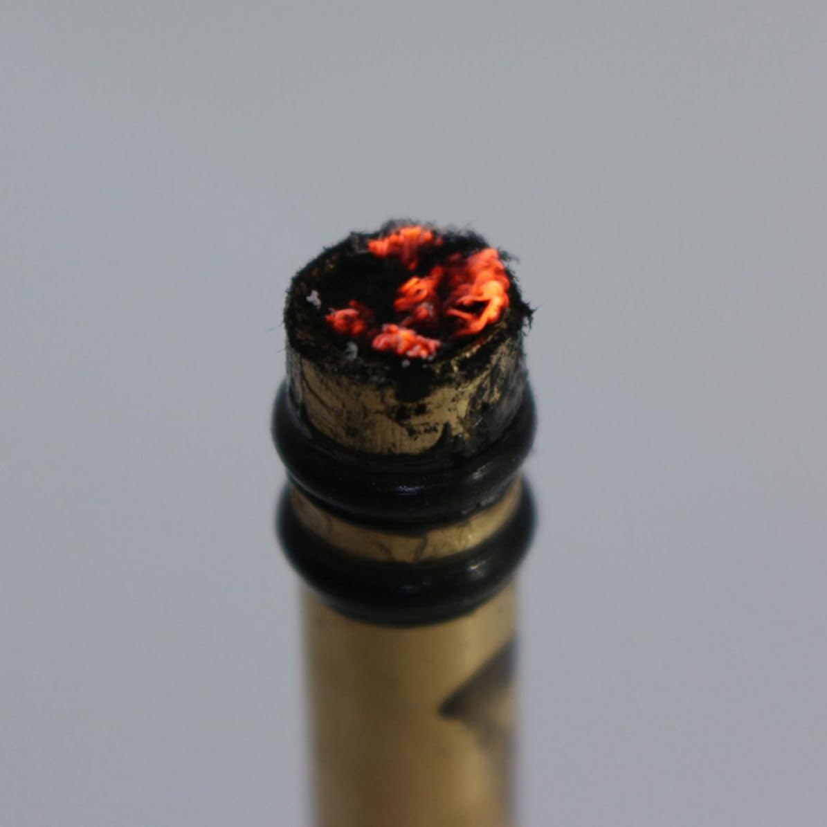 Allume-feu à Piston Allumage Rapide en Alliage D'aluminium et Laiton, Outil Essentiel pour Survie Couleur Aléatoire pour Camping en Plein Air et Barbecue
