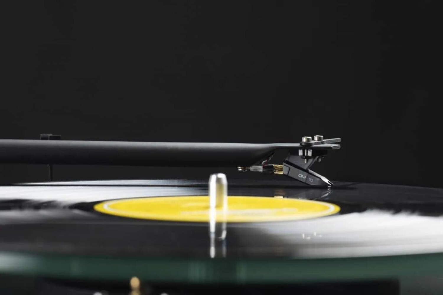 Pro-Ject Giradischi T1 Evo Phono con Preamplificatore Integrato Bianco Satinato in Alluminio e Vetro