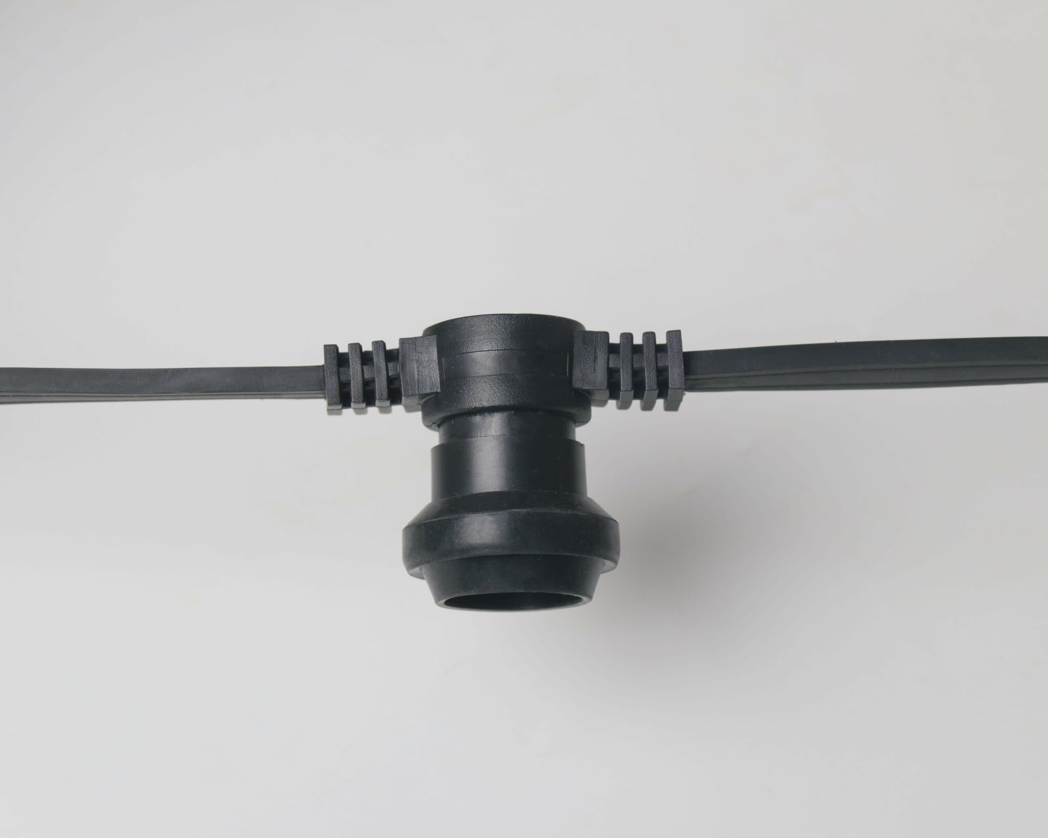Guirnalda de Luces Exterior, 10-100m, IP65 Impermeable, E27 LED, Cable Plano de Goma Negro, 230V, Luz Cálida 2200K, Conectable, para Jardín y Terraza (10 metros con 20 bombillas)