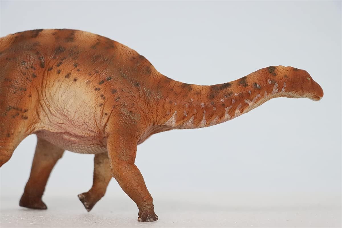 1：35 Scale Dicraeosaurus Figure Diplodocus Dinosaur PVC Collector Animal Art Model Decoration Gift for Adult (Brown)