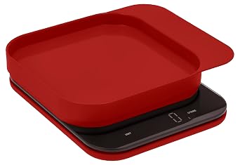 ميزان مطبخ Rosti Mensura قياسات دقيقة سهلة - استمتع بالطهي الدقيق باستخدام البطارية - راحة تعمل بالطاقة - يتطلب 3 بطاريات AAA للحصول على أداء موثوق به باللون الأحمر