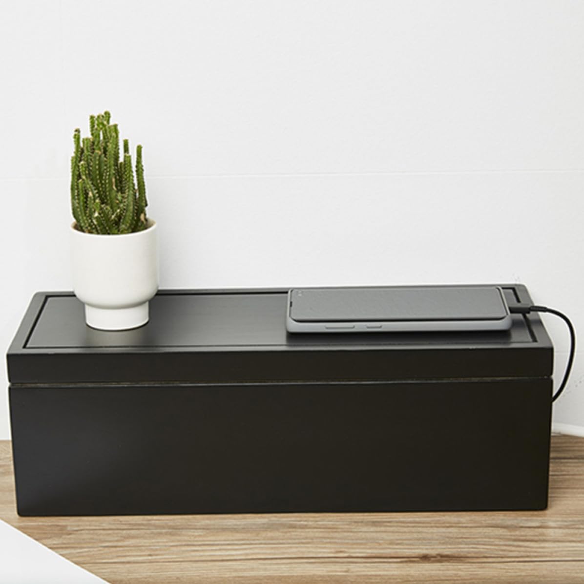 Caja Organizadora de Cables Adecuado para Almacenamiento de Enchufes y Gestión de Cables Hogar Diseño Ranurado de Madera Negra para Múltiples Cargas