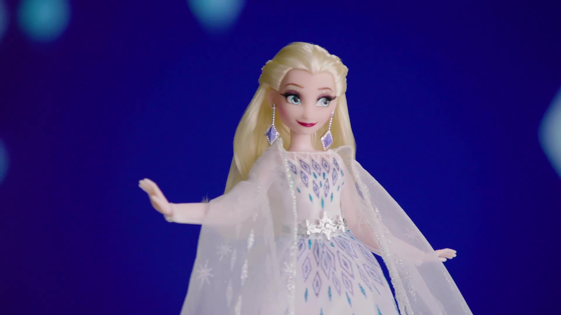 Hasbro Collectibles - Disney Princess Style Series Holiday Elsa