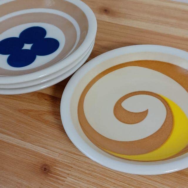 デニッシュ皿　大皿 Amazon.co.jp: パンのお皿 エトランゼ デニッシュペストリー 4枚セット