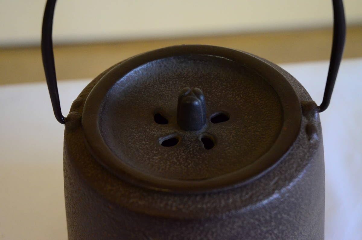 建水　山形鋳物　伝統工芸 鉄製 共箱 茶道具 Amazon.co.jp: 建水 山形鋳物工業団地協同組合 国家指定 伝統