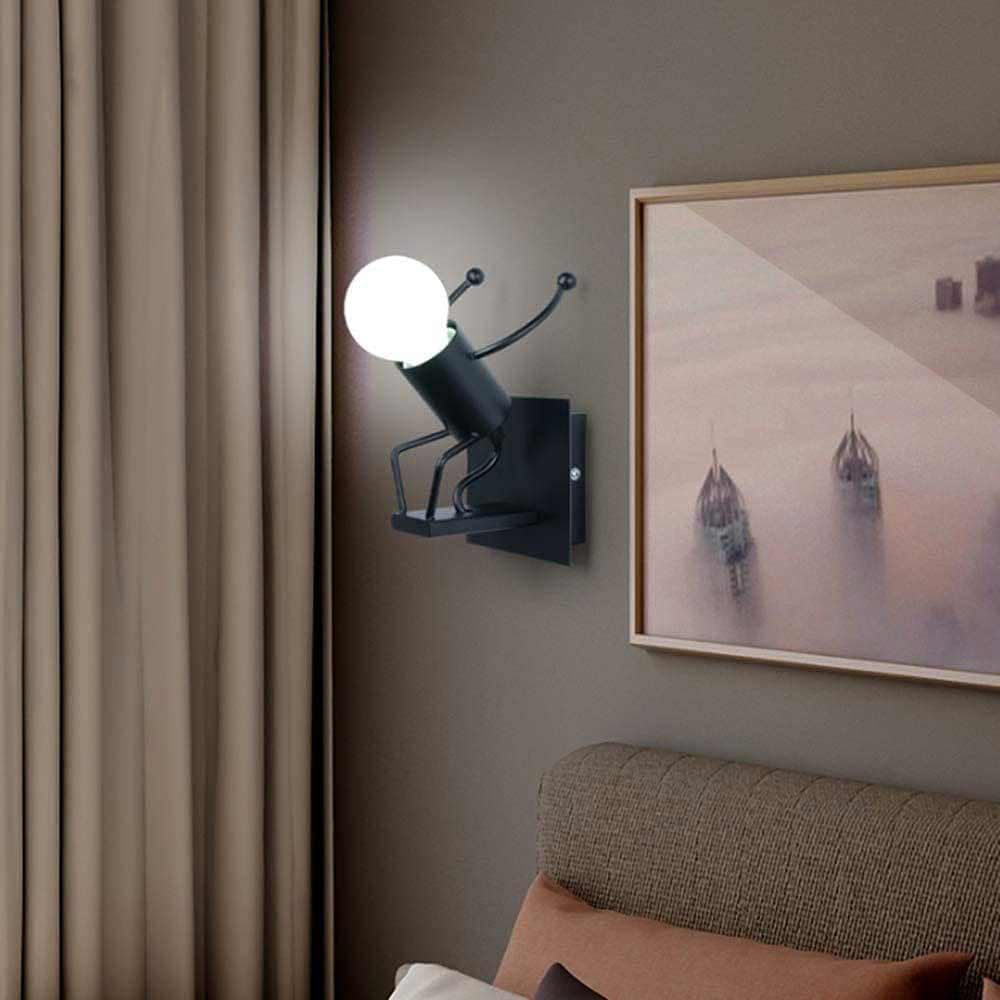 Vetrineinrete® Applique da parete decorativo a forma di omino lampada da muro in metallo attacco E27 arredo casa soggiorno ingresso(Omino che Salta Nero)