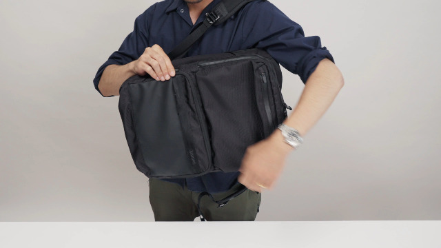 Amazon.co.jp: [クローム] バックパック AXCEL BRIEF PACK LG/アクセル