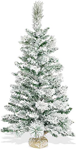Il pinetto è folto ed elegantemente innevato, con rami pieni e facilmente modulabili all’apertura dell’imballo. Il suo design e le dimensioni, non eccessivamente piccole, fanno dì che si presti ad essere addobbato con luci ed ornamenti, divenendo un originale complemento d’arredo.