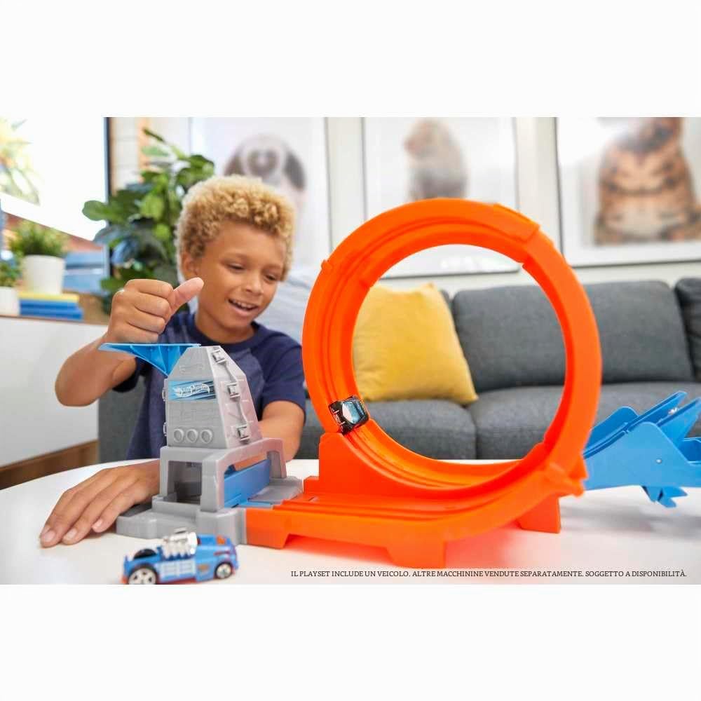 Hot Wheels -Pista Acrobazie nel Loop con Lanciatore Doppio, Rampa a Molla e Macchinina, Giocattolo per Bambini 4+ Anni, GTV13