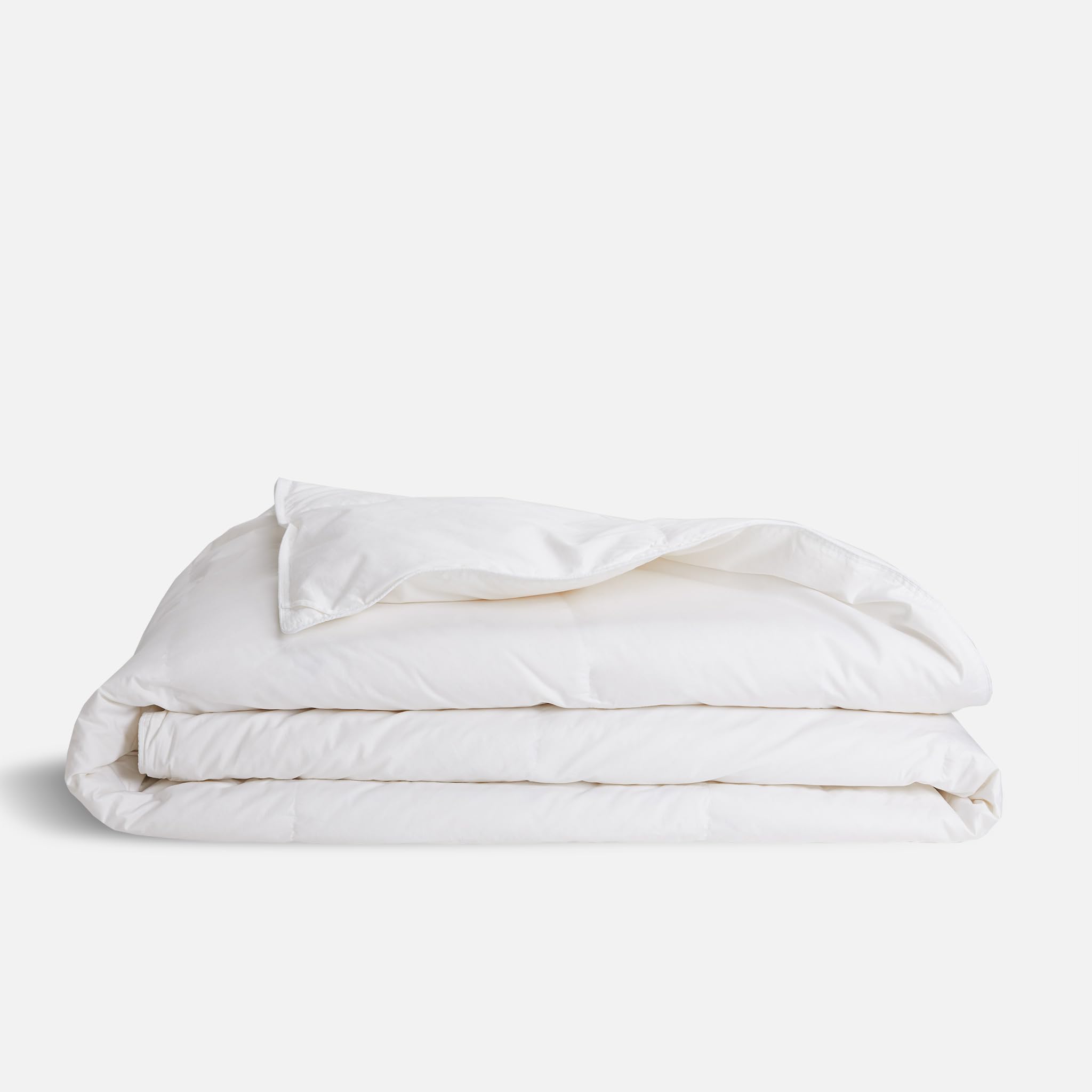 Condition photo showing New/Like New for brooklinen lightweight down alternative comforter - king/cali king - cooling summer duvet insert for hot sleepers - 100% cotton sateen, breathable recycled fill, baffle box - soft & airy bedding