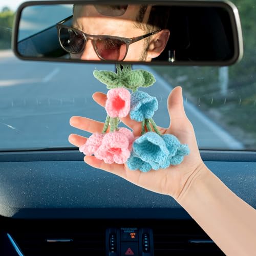 Oruola 2 Stück Gehäkelte Rückspiegel Anhänger,Auto Rückspiegel Ornament,Tulpe Auto Anhänger für Spiegel,Niedliches Autozubehör für Damen,Kleines Maiglöckchen Autodekorationen (Rosa&Blau)
