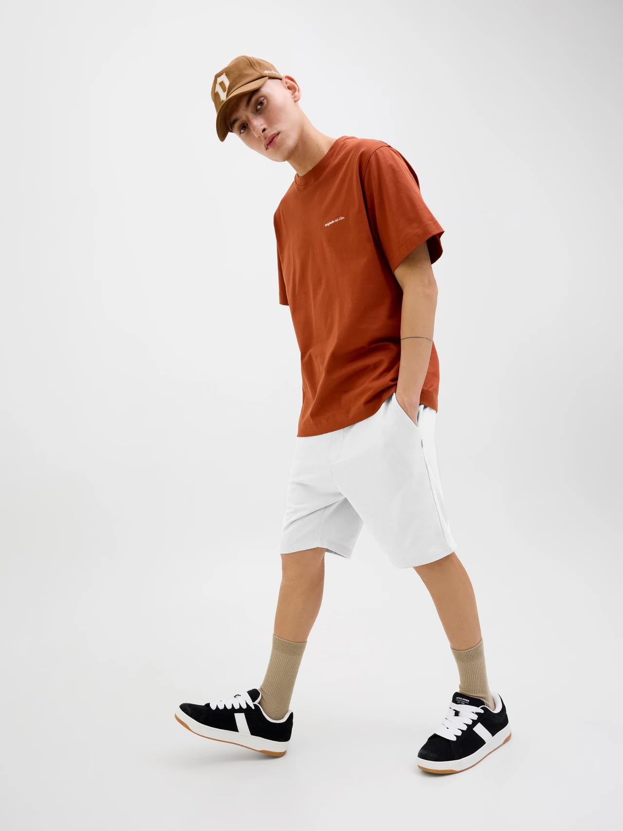 JACK & JONES Pantalones Cortos de Sudadera Bermuda Ajuste cómodo hasta la Rodilla con Bolsillos Laterales
