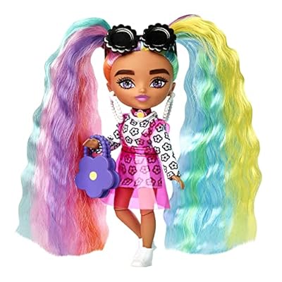 Barbie Extra Mini Vestido magaritas y coletas arcoíris Muñeca pequeña con Pelo Largo, Accesorios de Moda y Soporte, Juguete +3 años (Mattel HHF82) | Ya disponible en tu tienda friki favorita! En mundofriki.es! Barbie Extra Mini Vestido magaritas y coletas arcoíris Muñeca pequeña con Pelo Largo, Accesorios de Moda y Soporte, Juguete +3 años (Mattel HHF82) | Ya disponible en tu tienda friki favorita! En mundofriki.es!