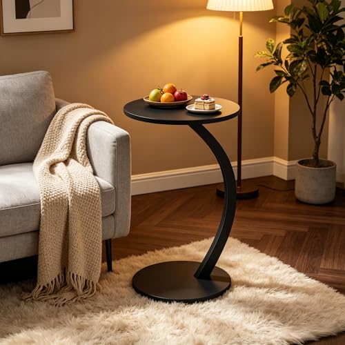 Mesa de centro en forma de C para ahorrar espacio en salones pequenos 2