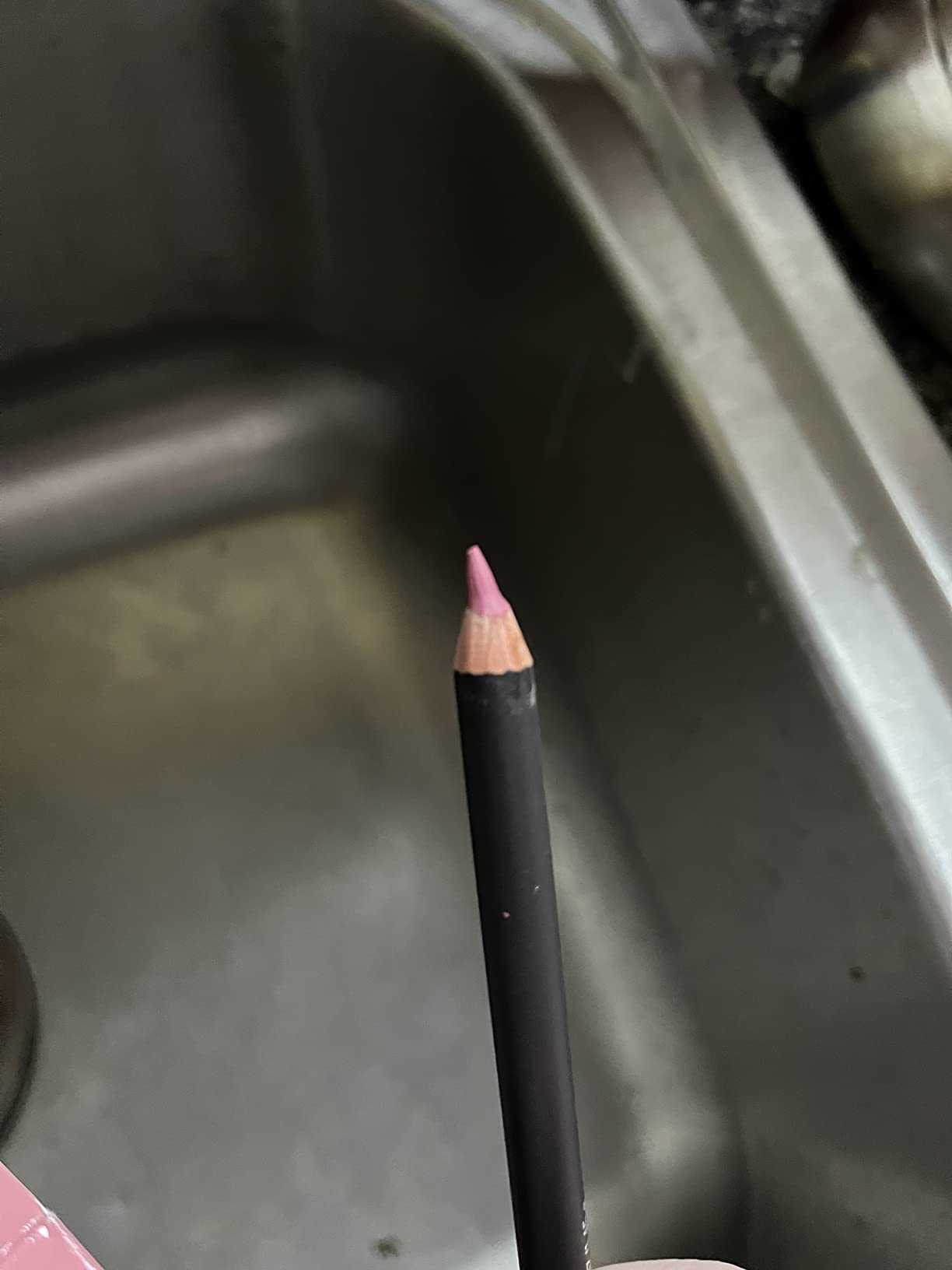 MAC Lip Pencil Edge To Edge