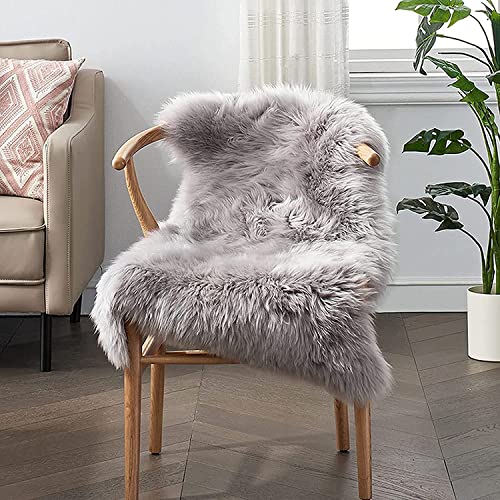 TopAufell Tapis doux en fausse peau de mouton pour chambre à coucher, tapis moelleux pour extérieur et intérieur, salon et chambre (gris 4,8 x 7,9 cm) Cover