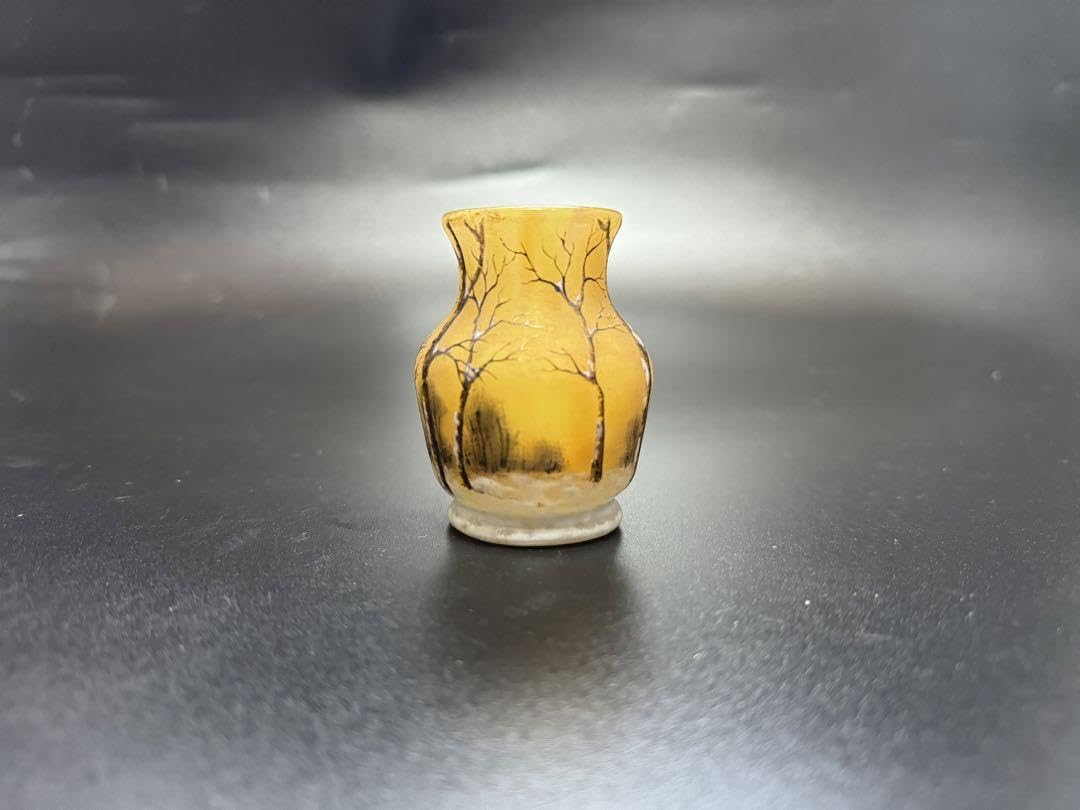 気品のある形 ドーム ナンシー  冬景色紋花瓶 グラス 異色溶かし込み Amazon.co.jp: 気品のある形 ドーム ナンシー 冬景色紋花瓶