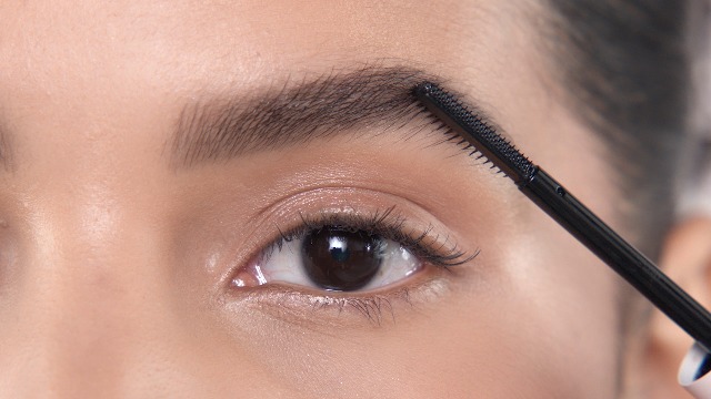 Image of Anastasia Beverly Hills Brow Definer - 3-in-1 Triangular-Tipped Retractable Eyebrow Pencil with Spoolie - Multi-Functional Definer to Fill, Detail & Blend Brows